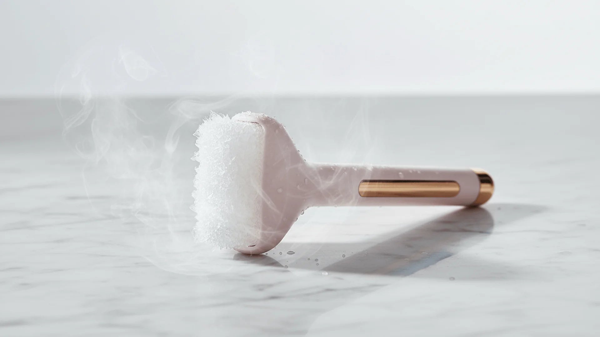 Ice Roller for Face – De-Puff, Tighten & Glow in 60 Seconds ❄️